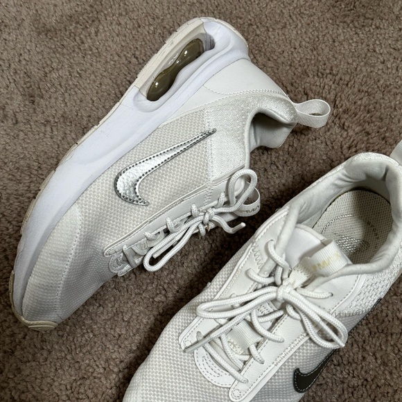 Nike Air Max INTRLK Lite Women's Shoes in White | Size 6 - Picture 8 of 8
